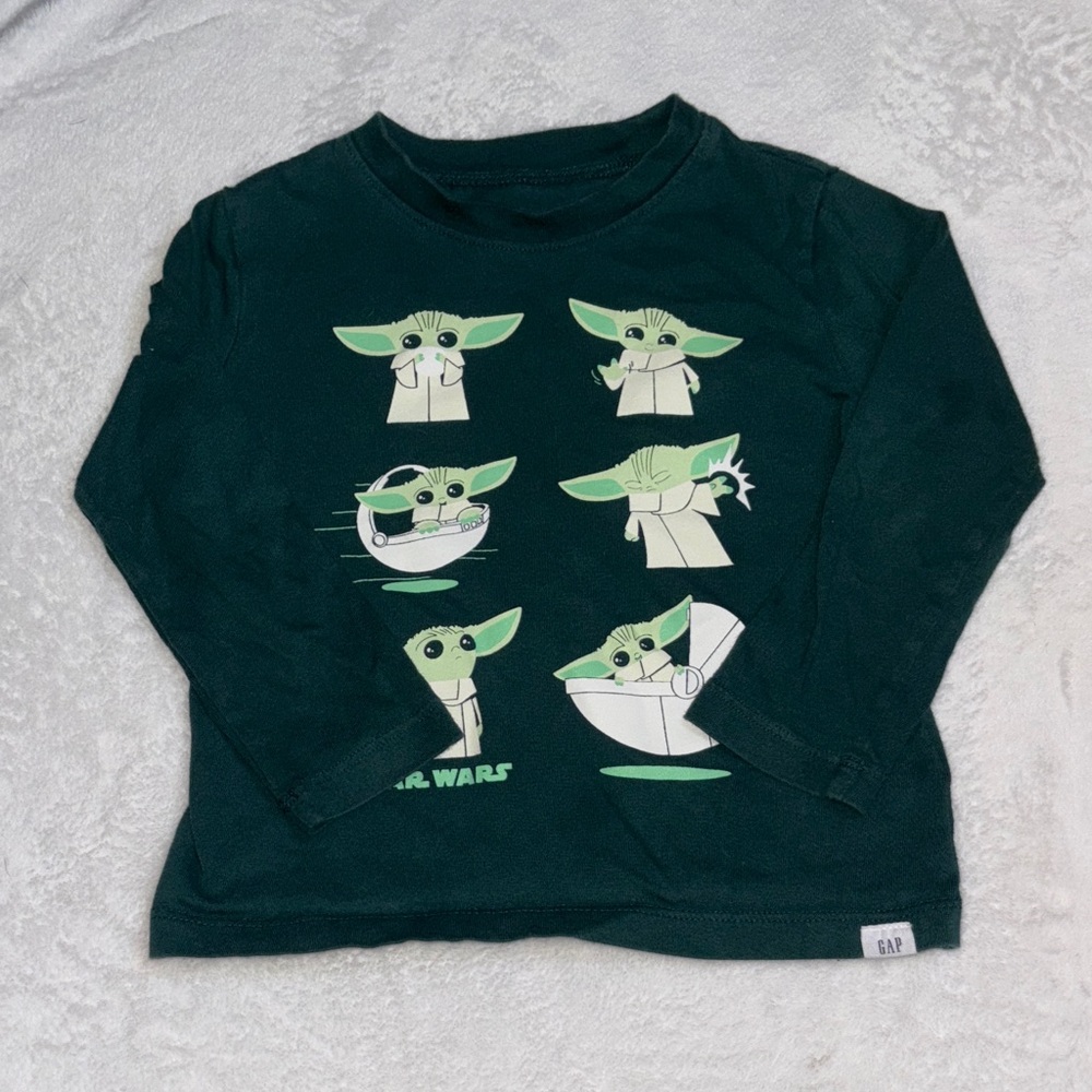 GAP Kids Dark Green Yoda Star Wars Long Sleeve Tee 2T
